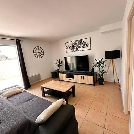 Lion House Villa Saint-Gilles (Gard)
