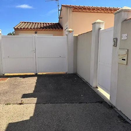 Villa Lion House *